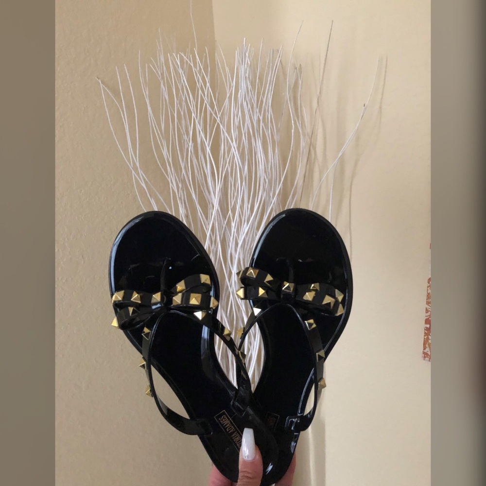 Brand new in 📦  Black bow gold studs sandals